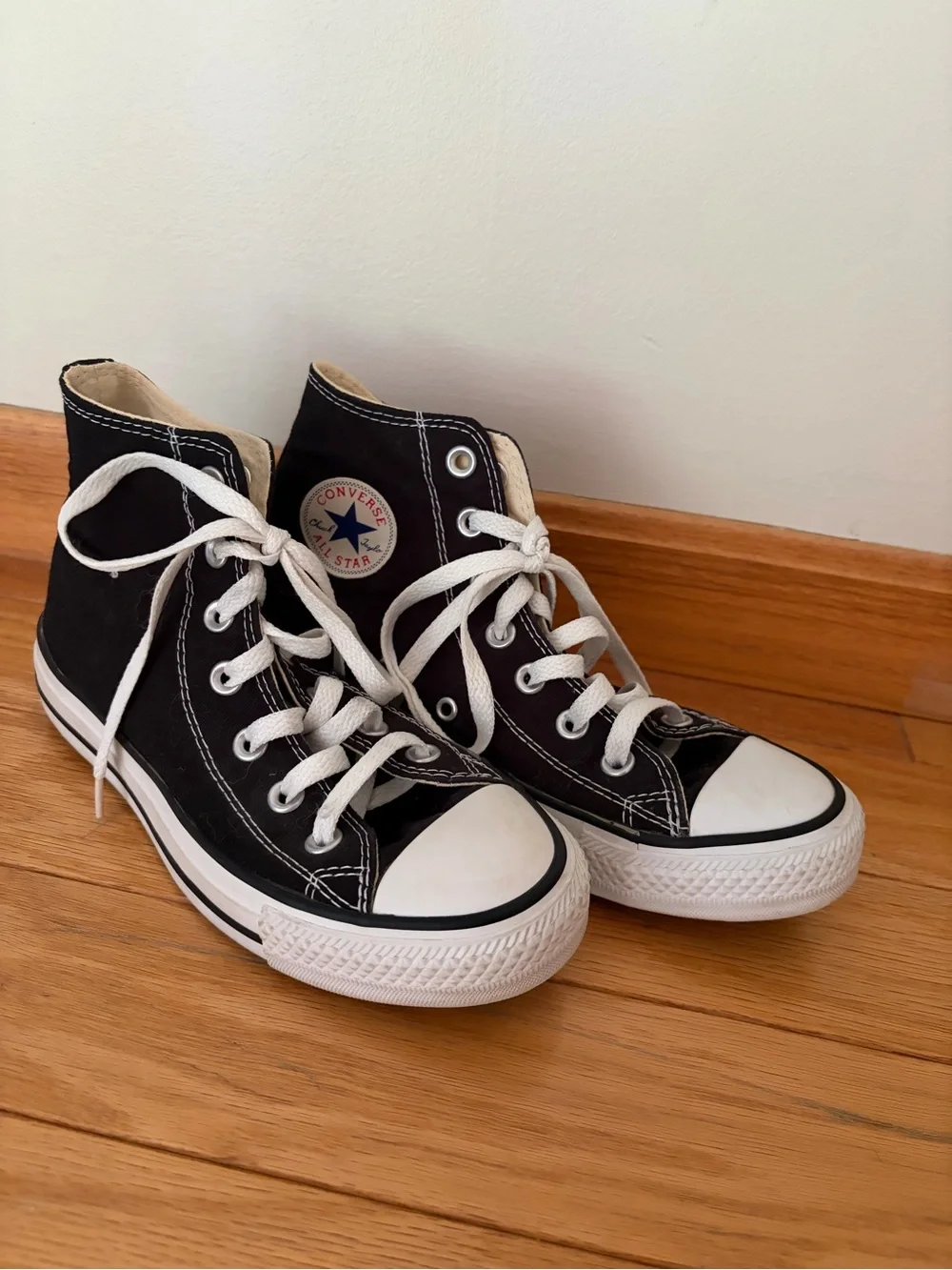 Converse Chuck Taylor All Star High Top Sneakers - Black Unisex 6